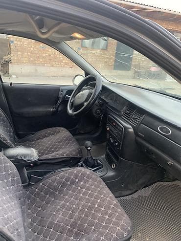 бар авто: Opel Vectra: 1999 г., 2 л, Кол менен иштөөчү, Дизель, Седан — 7