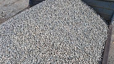щебень мытый: Смесь щебень и отсев, Мытая, Для бетона, Камаз — 4