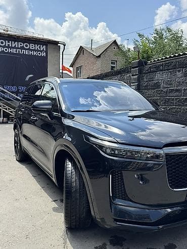 е34 машына: Lixiang One: 2021 г., 1.2 л, Автомат, Гибрид, Минивэн — 2