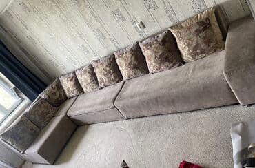 Бурчу бар диван, Жастыктар менен, Үч кишилик