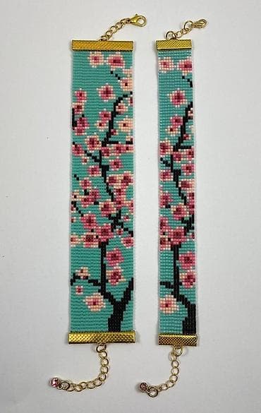 Балдардын карнавалдык костюмдары киреге берилет: Продаю станок для бисероплетения фенечекбраслетов и украшений. книга — 8