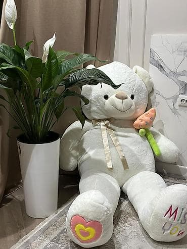 Большой плюшевый медведь белого цвета. - Размер: очень крупный