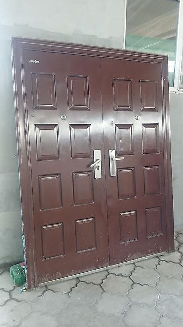 буву двери: Металлические сейфовые двери — 2