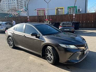 camry 55 гибрид: Toyota Camry: 2019 г., 2.5 л, Вариатор, Гибрид, Седан — 3