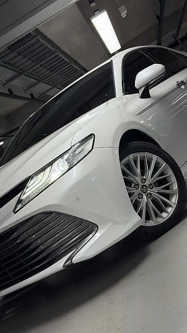 lexus e: Toyota Camry: 2019 г., 2.5 л, Автомат, Гибрид, Седан — 4