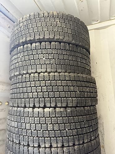 70: Шины 215 / 70 / R 17.5, Зима, Б/у, Комплект, Грузовики/Автобусы, Япония, Bridgestone — 1