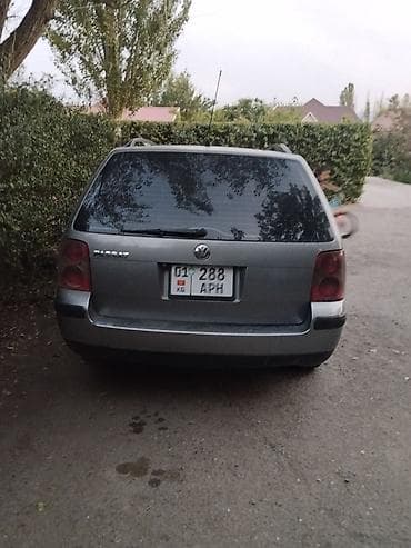 Унаа сатуу: Volkswagen Passat Variant: 2001 г., 1.6 л, Кол менен иштөөчү, Газ, Универсал — 2