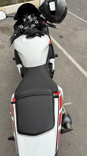 Мотоциклы: Спортбайк Yamaha YZF-R6 (600 кубов) (поколение 2006–2007) в фирменной — 2