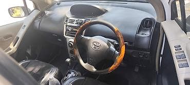 корейский матиз: Toyota Vitz: 2006 г., 1.3 л, Автомат, Бензин, Хэтчбэк — 4