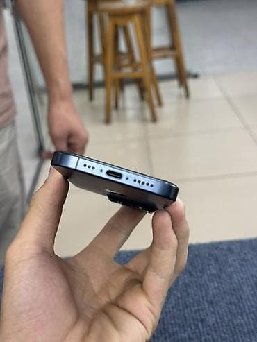 ipone: IPhone 15 Pro, Blue Titanium — 3