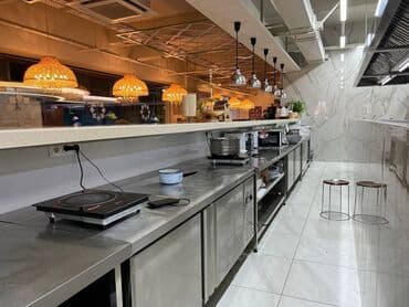 продаю оборудование для кафе: Изделия из нержавейки, стол холодильник, стол кондитерский, стол — 5