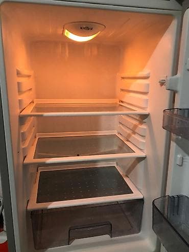 sharp aquos: Холодильник Avest, Б/у, Двухкамерный — 4