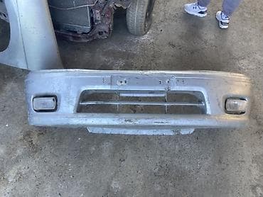 Решетки радиатора: Продаю Кузовные запчасти для Mazda demio 2000год автомобиля (передняя — 3