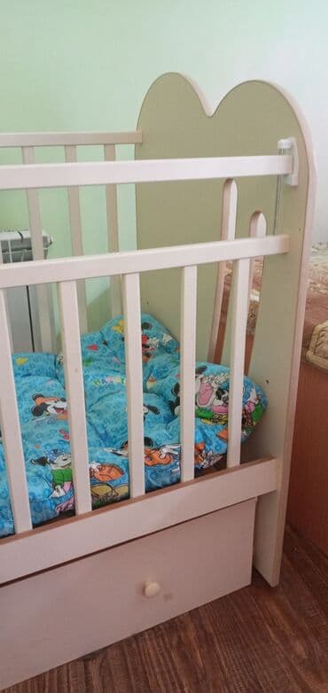 садовые столы и стулья: Детская кровать-качалка с поперечным маятником и с большим выдвежным — 5