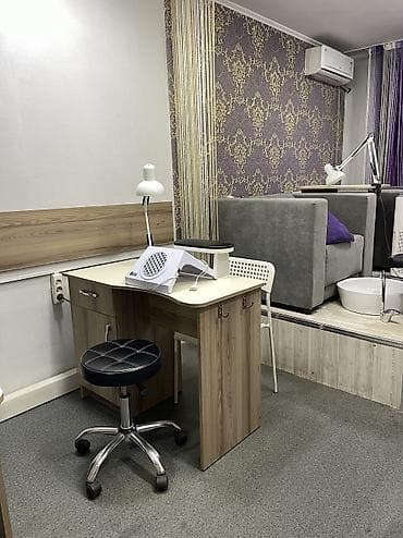 Сдаю стол для маникюра. Так же возможно с педикюром - оборудованное