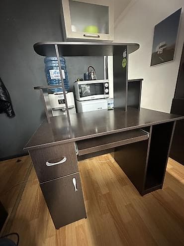 компьютерные столы: Стол компьютерный в отличном состоянии 
Делали под заказ — 2