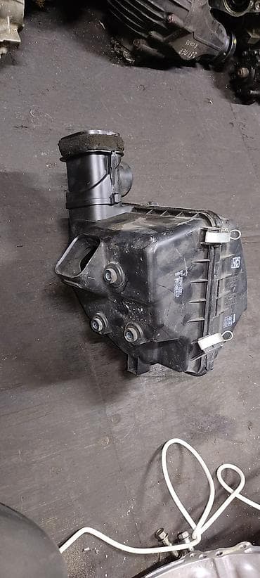 venza: Toyota VENZA, V- корпус воздушного фильтра — 3