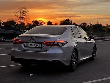 Продажа авто: Toyota Camry: 2022 г., Гибрид, Седан — 4