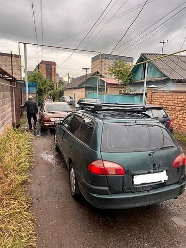 Toyota Avensis: 2000 г., 1.8 л, Механика, Бензин, Универсал — 1