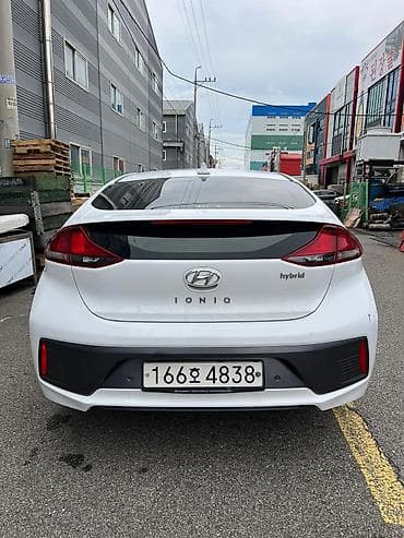 Продажа авто: Hyundai Ioniq: 2020 г., 1.6 л, Типтроник, Гибрид, Хэтчбэк — 5
