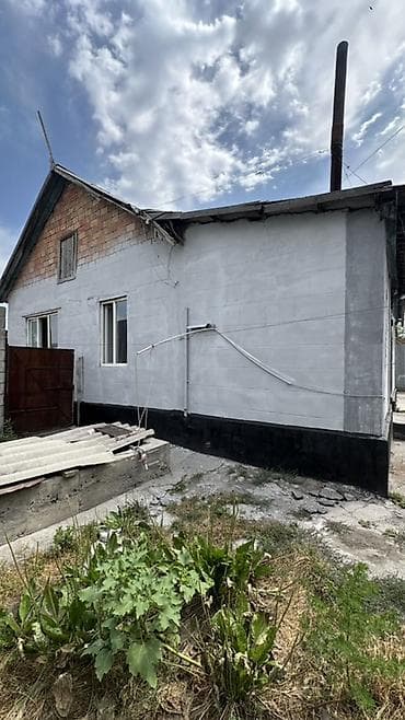 дома киргизия 1: 📍 В Сокулуке в районе Церкви от трассы 200 метров, продаётся дом на — 2