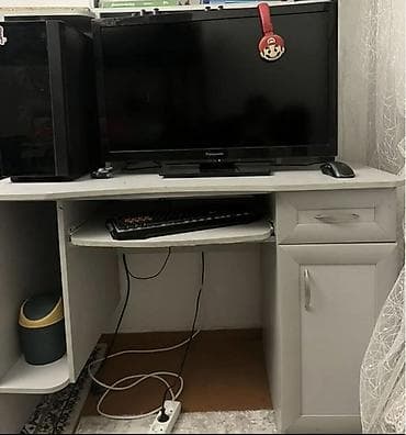 white board: Компьютерный стол, С полками — 2