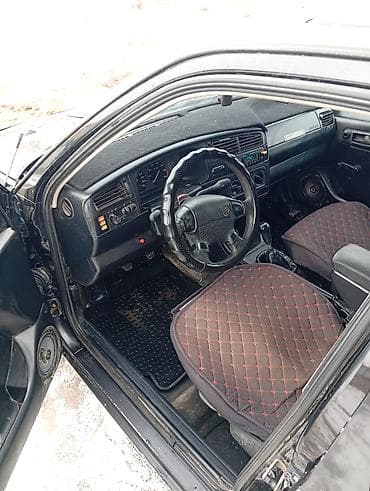 галф 2: Volkswagen Golf: 1994 г., 1.6 л, Механика, Бензин, Хэтчбэк — 4