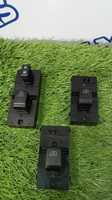 infinity g35: Infiniti G35, кнопки стеклоподъемника.
Цена за штуку — 1