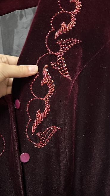 вещи аниме: Бархатное платье бордового цвета с коротким рукавом. - Прямой силуэт — 4