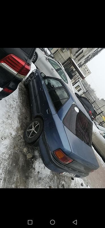 Легковой автомобиль седан (синий цвет), 4 двери. Основные — 4