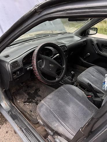 ниссан сани 2001: Nissan Sunny: 1993 г., Механика, Бензин, Седан — 4