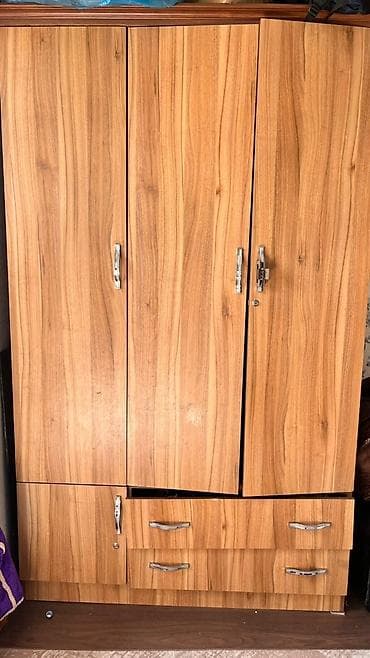 solutions third edition: Шкаф для одежды из ЛДСП под натуральное дерево (теплый оттенок — 1