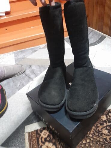 Айымдардын бут кийими: Женские сапоги размер 38 цена договорная 
звоните 
но ночю не звонить — 2