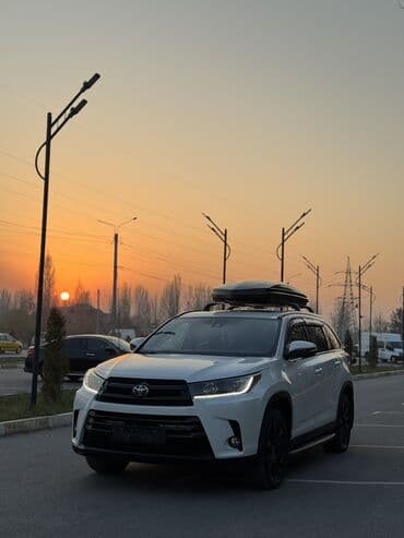 крутые машины: Toyota Highlander: 2019 г., 3.5 л, Автомат, Бензиновая, Внедорожник — 7