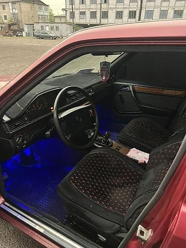 Mercedes-Benz W124: 1992 г., 2.3 л, Кол менен иштөөчү, Бензин, Седан — 5