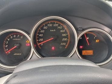 Honda Jazz: 2008 г., 1.4 л, Механика, Бензин, Хэтчбэк