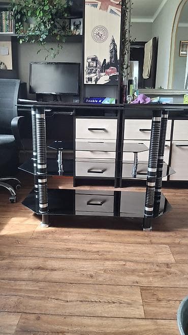 office table: Стойка/тумба под ТВ и аппаратуру, черное стекло. - Материал — 2