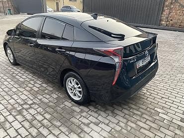 corolla s: Toyota Prius: 2017 г., 1.8 л, Вариатор, Гибрид, Хэтчбэк — 2