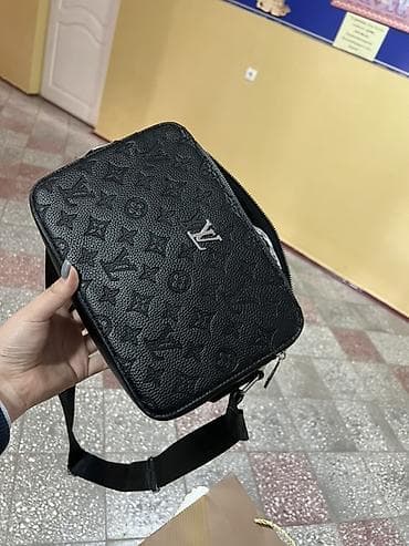 Сумкалар: Мужская барсетка LV новая только купили цена 1000 — 2