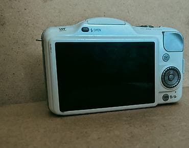 samsung note 101: Panasonic LUMIX GF3 белого цвета. Оснащена объективом Olympus M.ZUIKO — 1