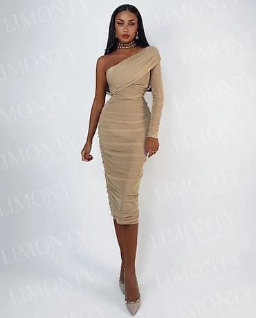 Продаю неликвид . количество 350шт. может чуть больше. Размеры 40-52