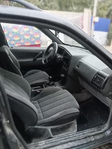 forester 2004: Volkswagen Passat: 1990 г., 2 л, Механика, Бензин, Универсал — 5