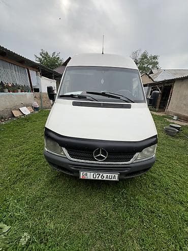 самый большой набор инструментов для авто: Легкий грузовик, Mercedes-Benz — 2