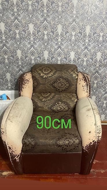 маленький уголок: 2 дивана за 5000с Комплект мягкой мебели: диван + кресло. - Диван — 2