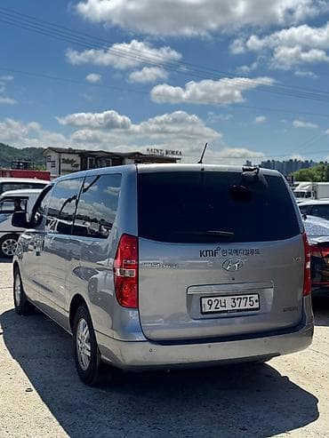 Hyundai Starex: 2020 г., 2.5 л, Автомат, Дизель, Минивэн — 6