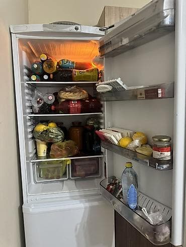 полка холодильник: Холодильник Hotpoint Ariston, Б/у, Двухкамерный — 2