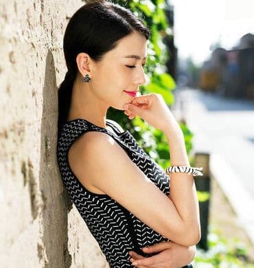 свадебные платья для покрытых: Серьги - гвоздики Г в виде лебедей, украшены стразами, гвоздики — 2