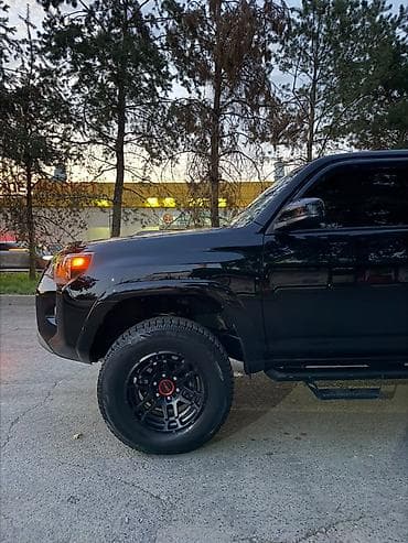 Toyota 4Runner: 2021 г., 4 л, Внедорожник — 7