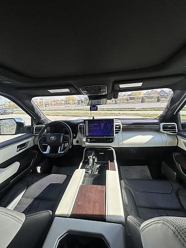 hammer h3: Toyota Sequoia: 2023 г., 3.5 л, Гибрид, Внедорожник — 4