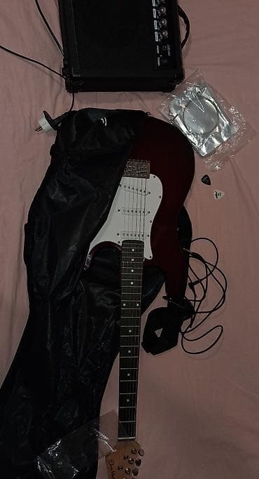 forward apache: Электрогитара стартового типа (формат Strat) в комплекте — 4